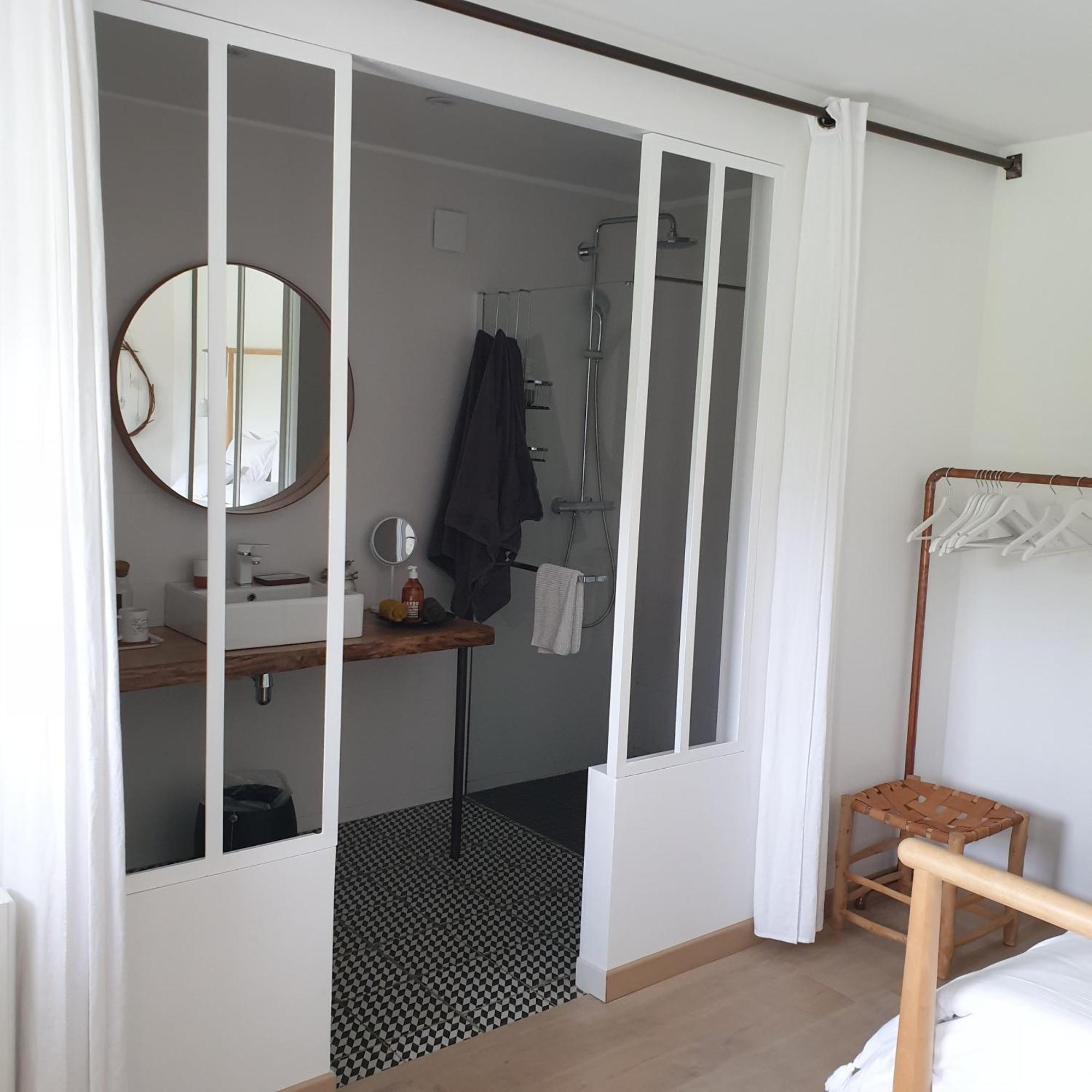 Bed and Breakfast Par Hasard Ou Pas Saint-Martin-aux-Chartrains Exterior foto