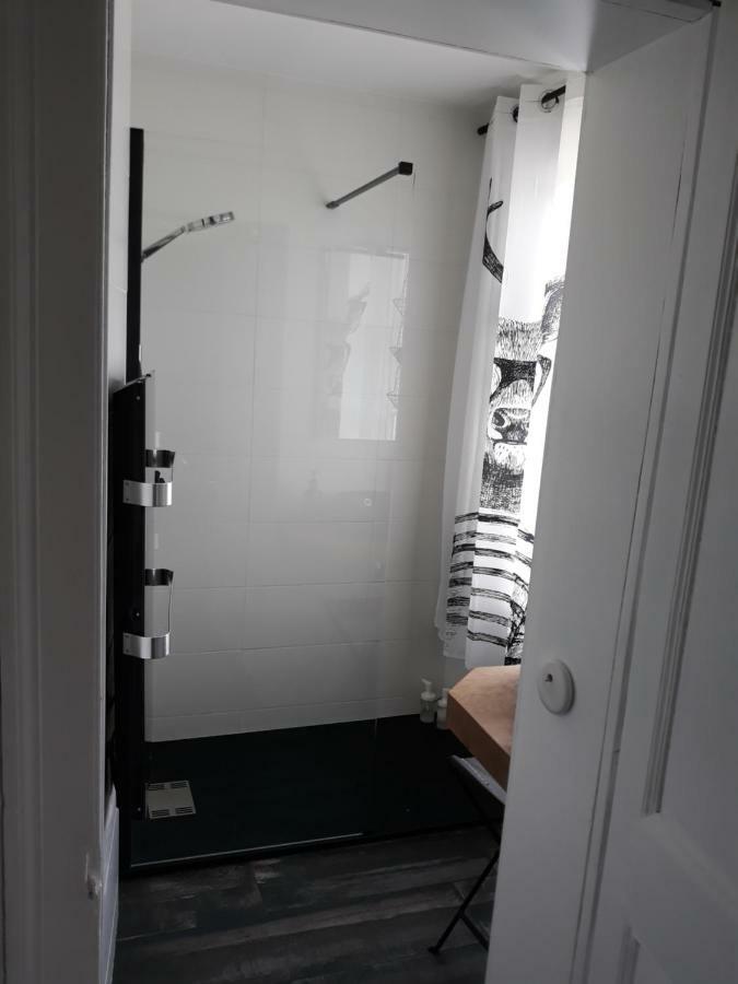 Bed and Breakfast Par Hasard Ou Pas Saint-Martin-aux-Chartrains Exterior foto